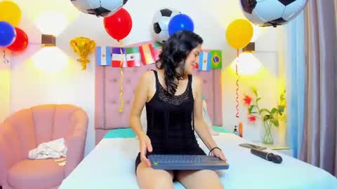 paulinavera online show from 06/13/26, 01:53