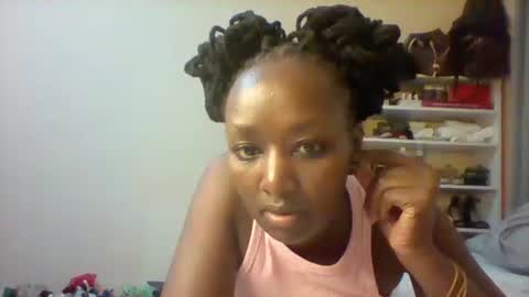 pauline19932016 online show from 11/02/25, 07:16