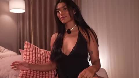 pauline_7 online show from 06/10/26, 06:18