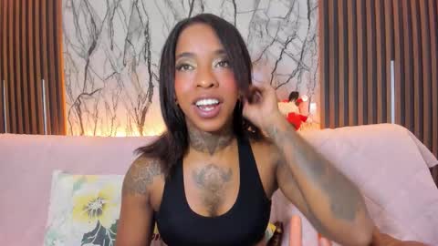 Snapshot of pauline_fox chatting on 12/17/25, 02:50 Pauline online show from 12/17/25, 02:50