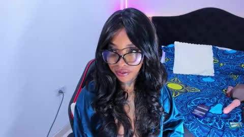 Snapshot of pauline_fox chatting on 03/06/26, 02:35 Pauline online show from 03/06/26, 02:35