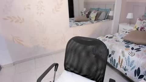 Pauline online show from 06/16/26, 02:03