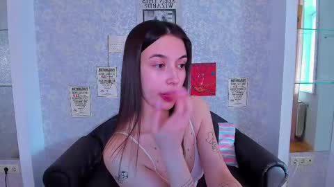 Snapshot of pauline_soul chatting on 03/03/25, 04:14 Liss online show from 03/03/25, 04:14