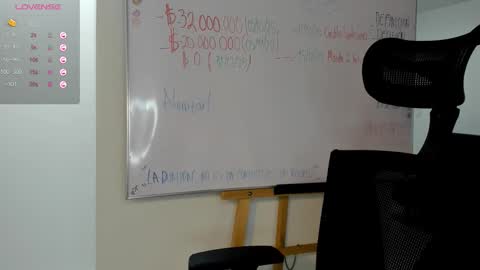 Snapshot of paulirose chatting on 10/06/25, 01:36 paulirose online show from 10/06/25, 01:36