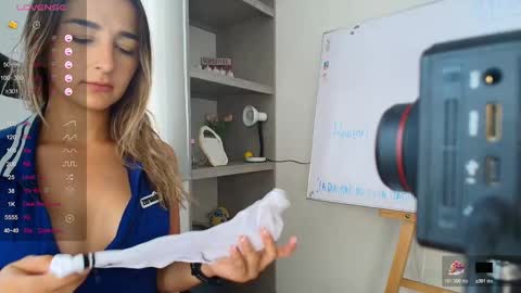 Snapshot of paulirose chatting on 11/09/25, 04:05 paulirose online show from 11/09/25, 04:05