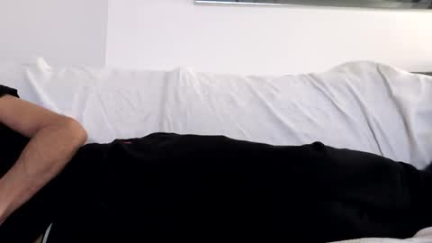 paulorodz11 online show from 11/18/25, 06:07