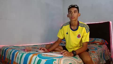 Snapshot of paulosex12 chatting on 10/15/25, 01:50 paulosex12 online show from 10/15/25, 01:50