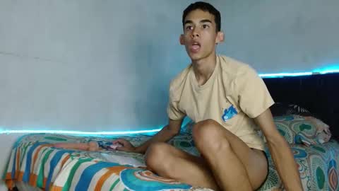 Snapshot of paulosex12 chatting on 10/18/25, 04:30 paulosex12 online show from 10/18/25, 04:30