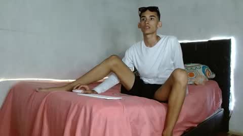 Snapshot of paulosex12 chatting on 10/26/25, 03:12 paulosex12 online show from 10/26/25, 03:12