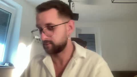 love bush online show from 10/11/25, 06:56