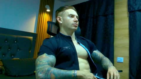 Snapshot of paulthompson_ chatting on 05/10/26, 03:23 Paul online show from 05/10/26, 03:23