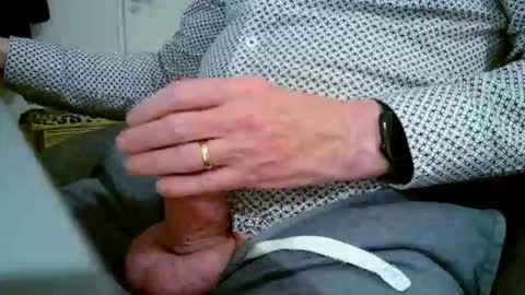 Snapshot of paultje7171 chatting on 12/18/25, 06:47 Paul online show from 12/18/25, 06:47