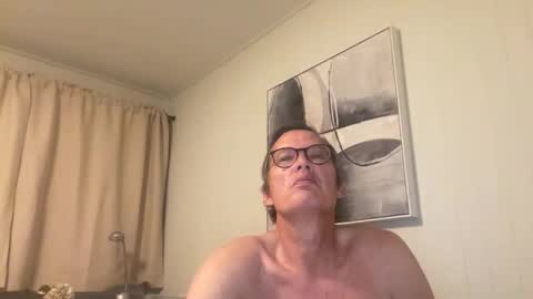 paulwill2377 online show from 12/02/25, 02:17