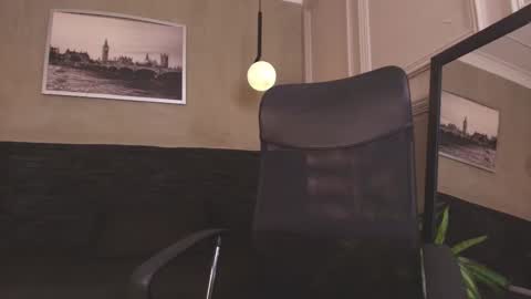 Snapshot of pavlovasw chatting on 10/05/25, 08:29 Pavlova online show from 10/05/25, 08:29