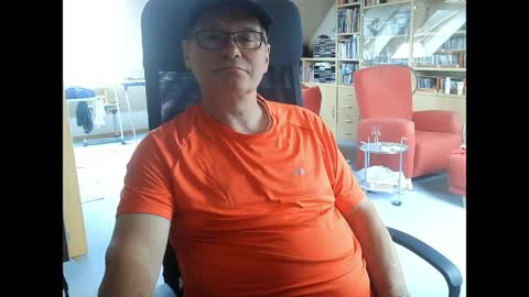 Pavlov aka Peter online show from 06/08/26, 07:42
