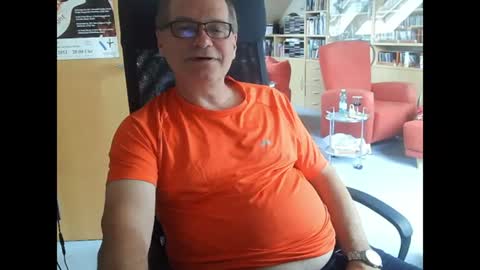Pavlov aka Peter online show from 06/15/26, 07:32