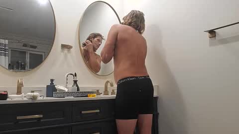 Snapshot of pavonesplash chatting on 12/01/25, 01:43 Pavone splash online show from 12/01/25, 01:43