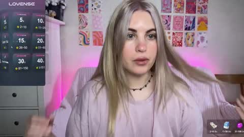 Snapshot of pawwsup1 chatting on 10/07/25, 07:16 Allisses online show from 10/07/25, 07:16