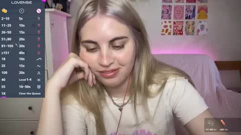 Snapshot of pawwsup1 chatting on 10/09/25, 06:55 Allisses online show from 10/09/25, 06:55