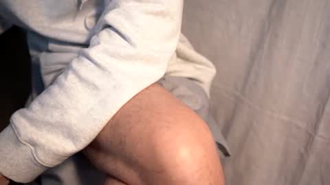 Snapshot of pboytobi23 chatting on 01/05/25, 10:21 tobi online show from 01/05/25, 10:21