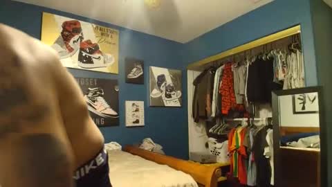 Snapshot of pcuddy3 chatting on 10/18/25, 12:39 Phenomenal online show from 10/18/25, 12:39