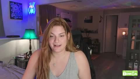 Snapshot of peaceofmae chatting on 10/20/25, 01:39 online show from 10/20/25, 01:39