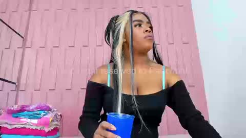 Snapshot of peachbrii chatting on 09/19/25, 02:07 Briana online show from 09/19/25, 02:07