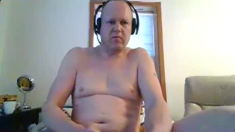 PEach online show from 03/11/25, 01:23