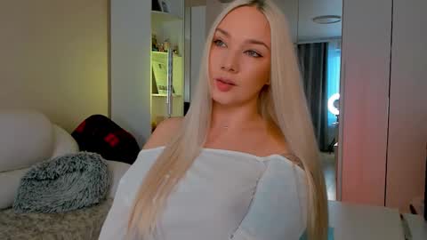 Snapshot of peachju1cy chatting on 09/26/25, 05:33 peachju1cy online show from 09/26/25, 05:33