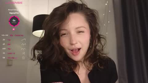 Lili online show from 02/21/25, 09:00