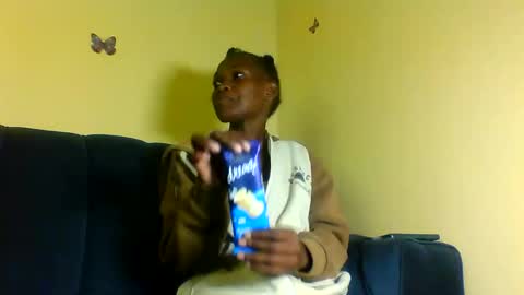 Snapshot of peachy_mummie chatting on 12/02/25, 07:20 peachie online show from 12/02/25, 07:20