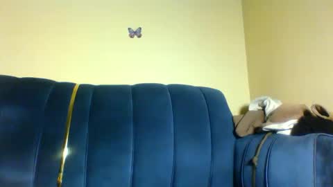 Snapshot of peachy_mummie chatting on 12/04/25, 09:45 peachie online show from 12/04/25, 09:45