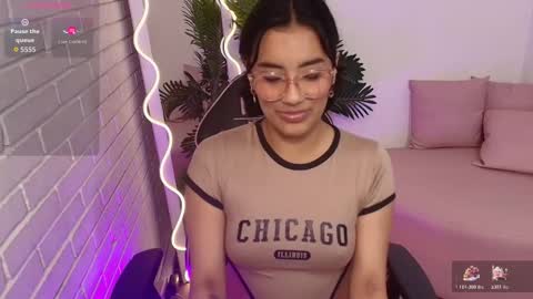 Snapshot of peachy_tay chatting on 12/18/25, 12:00 peachy_tay online show from 12/18/25, 12:00