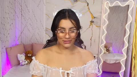 Snapshot of peachy_tay chatting on 02/20/26, 12:05 peachy_tay online show from 02/20/26, 12:05