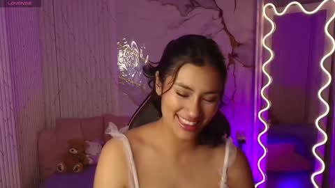 Snapshot of peachy_tay chatting on 03/16/26, 11:47 peachy_tay online show from 03/16/26, 11:47