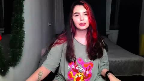 Snapshot of peachybabe__ chatting on 12/23/24, 10:44 Peachy online show from 12/23/24, 10:44