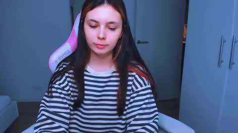 Snapshot of peachybabe__ chatting on 01/25/25, 07:39 Peachy online show from 01/25/25, 07:39