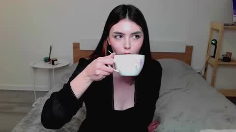 Snapshot of peachybabe__ chatting on 03/04/25, 12:07 Peachy online show from 03/04/25, 12:07