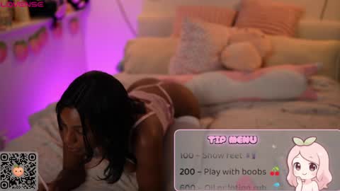 Snapshot of peachypeachgirl chatting on 05/13/26, 04:37 peachypeachgirl online show from 05/13/26, 04:37