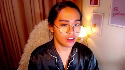 Snapshot of peakaboo_xx chatting on 04/11/26, 06:56 Angel Creamdensada online show from 04/11/26, 06:56