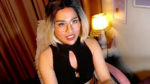 Snapshot of peakaboo_xx chatting on 04/14/26, 01:22 Angel Creamdensada online show from 04/14/26, 01:22