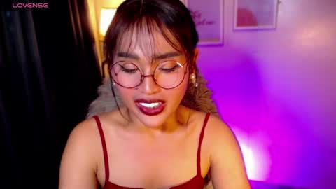 Snapshot of peakaboo_xx chatting on 06/11/26, 02:33 Angel Creamdensada online show from 06/11/26, 02:33