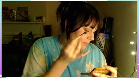 Snapshot of peakobunny chatting on 11/11/25, 11:16 peakobunny online show from 11/11/25, 11:16