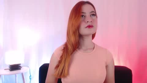 Snapshot of pear__moon chatting on 02/04/25, 03:00 LILLY online show from 02/04/25, 03:00