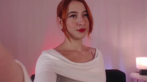 Snapshot of pear__moon chatting on 02/28/25, 02:31 LILLY online show from 02/28/25, 02:31