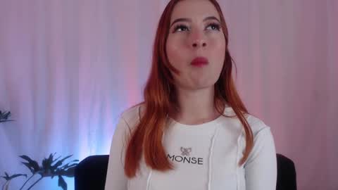 Snapshot of pear__moon chatting on 03/06/25, 01:48 LILLY online show from 03/06/25, 01:48
