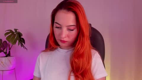 Snapshot of pear__moon chatting on 09/14/25, 11:59 LILLY online show from 09/14/25, 11:59