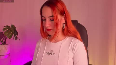 Snapshot of pear__moon chatting on 09/19/25, 12:34 LILLY online show from 09/19/25, 12:34