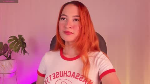 Snapshot of pear__moon chatting on 09/20/25, 12:22 LILLY online show from 09/20/25, 12:22