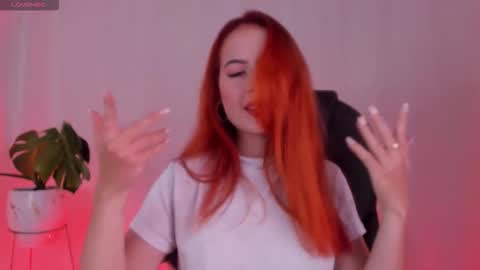 Snapshot of pear__moon chatting on 11/08/25, 03:50 LILLY online show from 11/08/25, 03:50